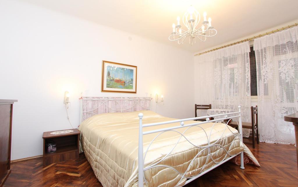 Guest House Aurora 로비니 외부 사진
