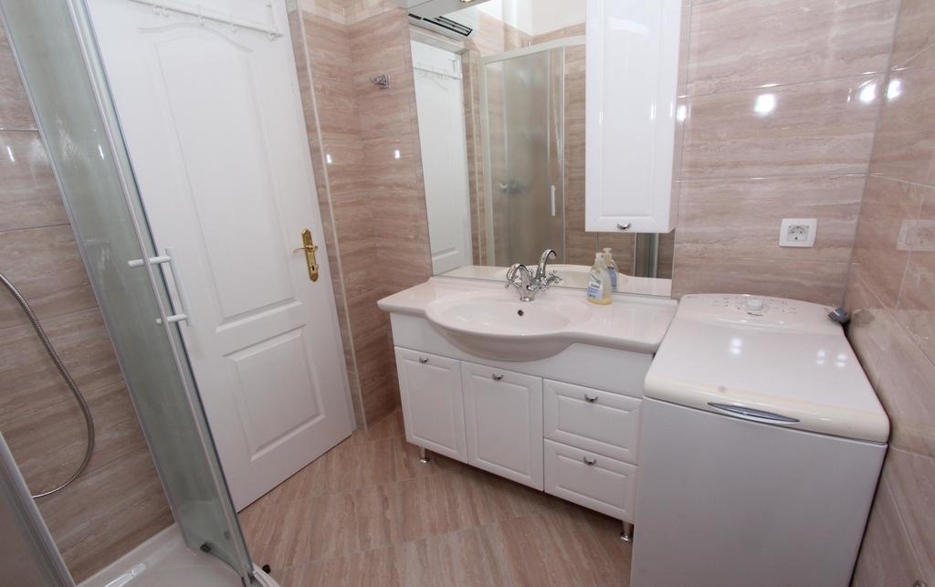 Guest House Aurora 로비니 외부 사진
