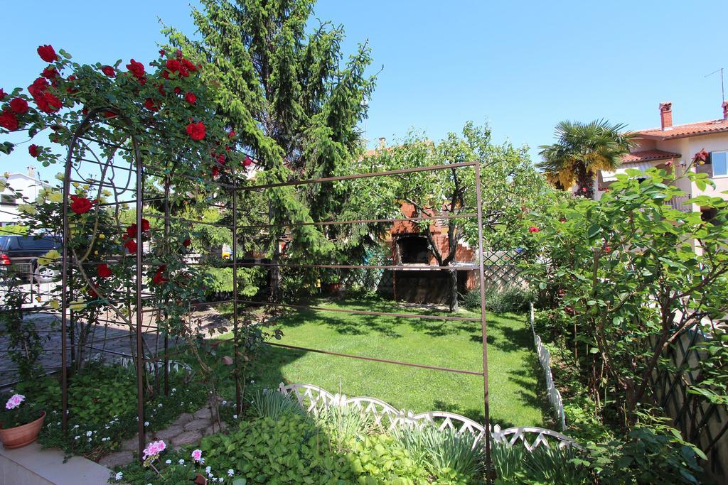 Guest House Aurora 로비니 외부 사진