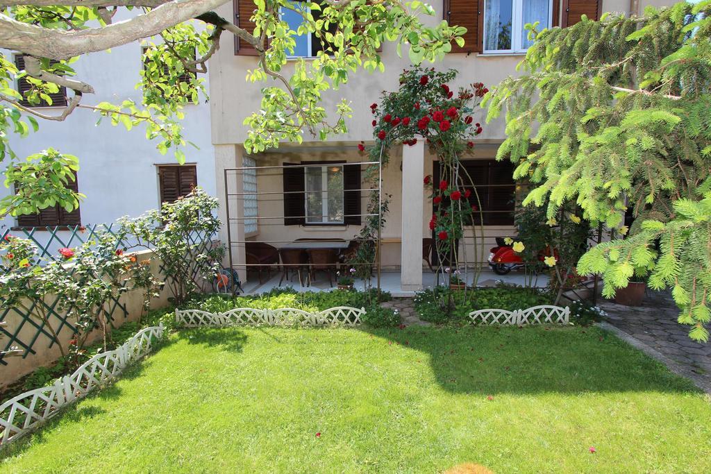 Guest House Aurora 로비니 외부 사진