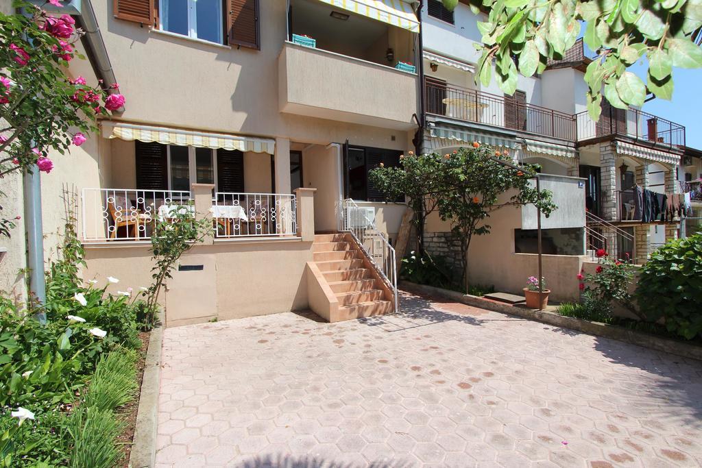 Guest House Aurora 로비니 외부 사진