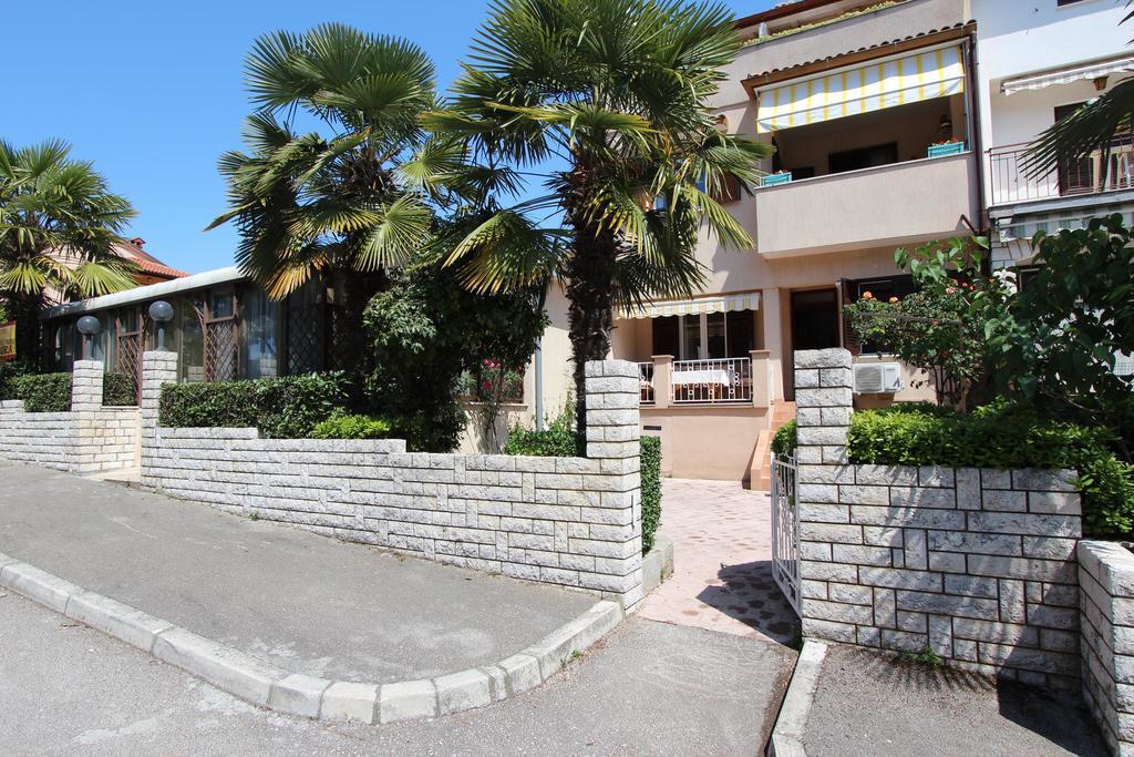 Guest House Aurora 로비니 외부 사진