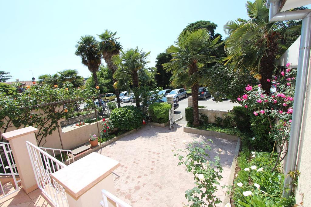 Guest House Aurora 로비니 외부 사진