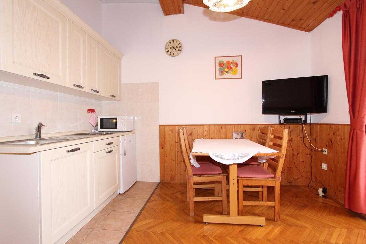 Guest House Aurora 로비니 외부 사진
