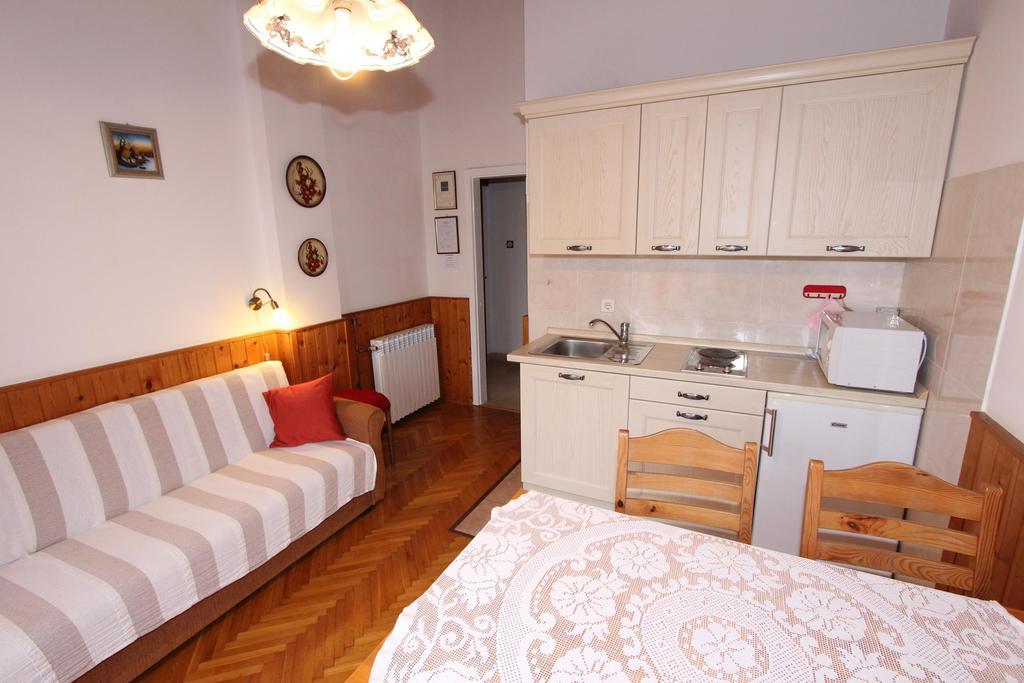 Guest House Aurora 로비니 객실 사진