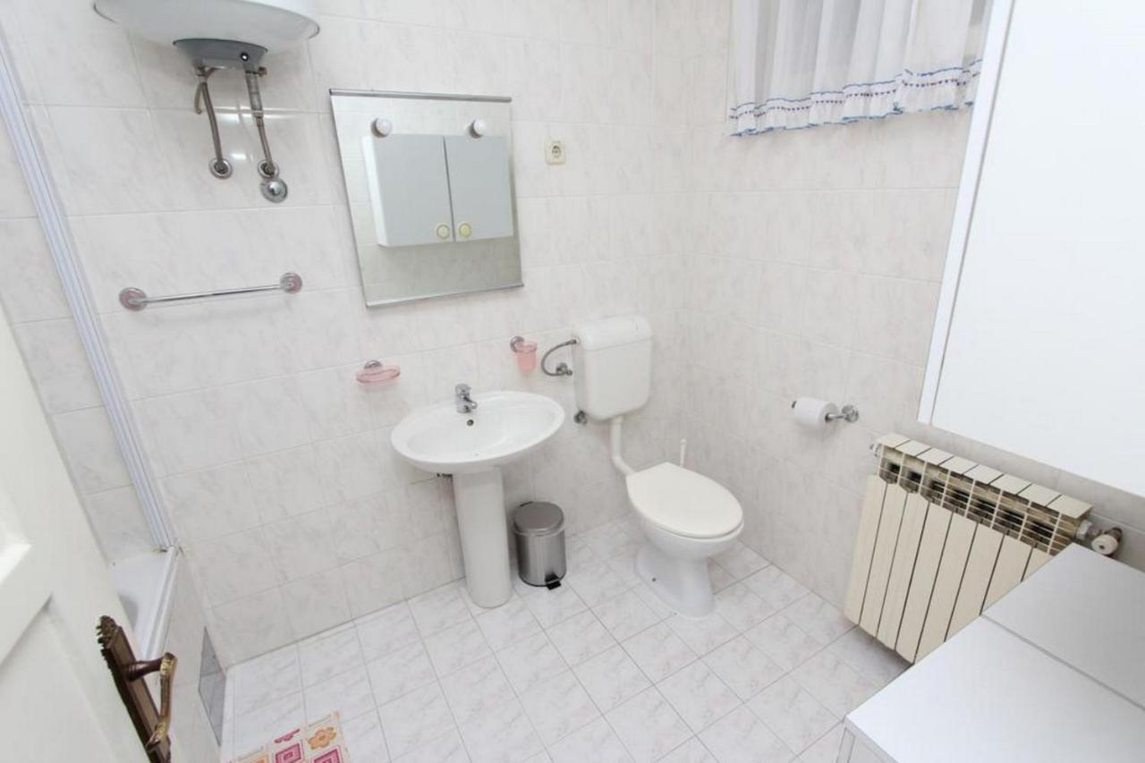 Guest House Aurora 로비니 객실 사진